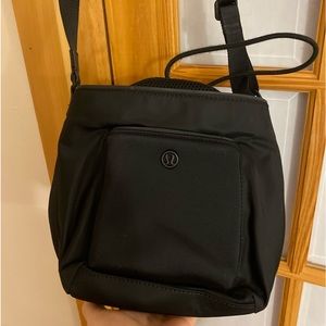 Lululemon black bag